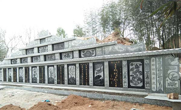  石雕牌樓具有哪些方面的作用？